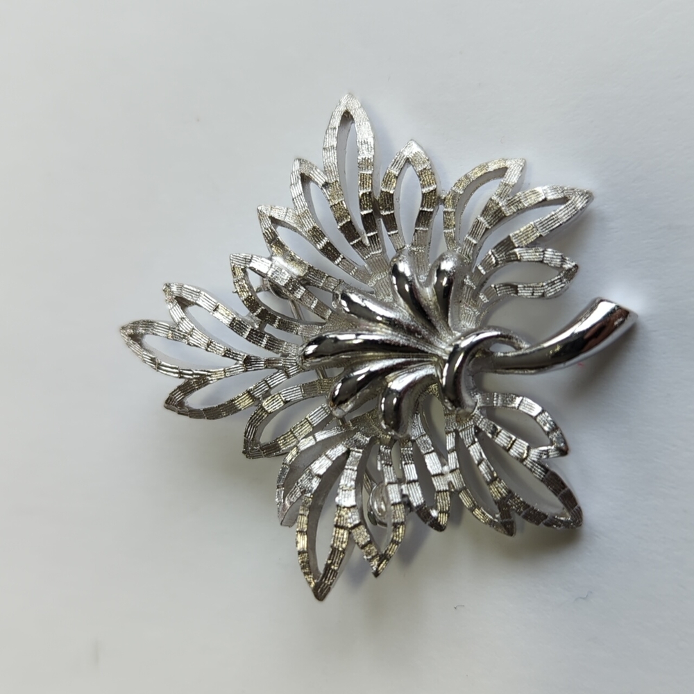 Vintage TRIFARI Leaf Silver Pin Brooch